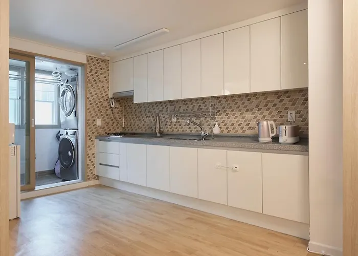 Apartamento Minstay 동대문 낙산공원 Ddp, 동묘역 6분 창신역 3분, 3bed, 최대6인, 욕조 Seul